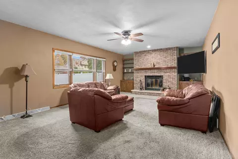 Living - 1022 E Capitol Dr, Appleton, WI 54911 photo 1 of 6