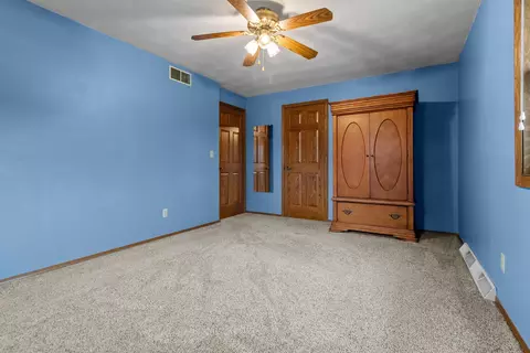 Bedroom - 1022 E Capitol Dr, Appleton, WI 54911 photo 4 of 8
