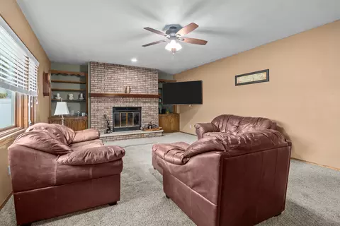 Living - 1022 E Capitol Dr, Appleton, WI 54911 photo 2 of 6