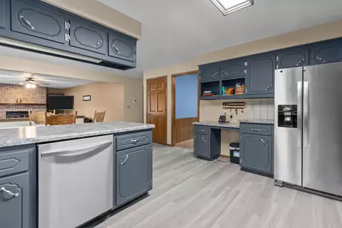 Kitchen - 1022 E Capitol Dr, Appleton, WI 54911 photo 3 of 6