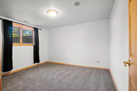 Bedroom - 189 River Pine Dr, Shawano, WI 54166 photo 8 of 9