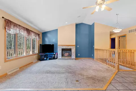 Living - 189 River Pine Dr, Shawano, WI 54166 photo 5 of 5