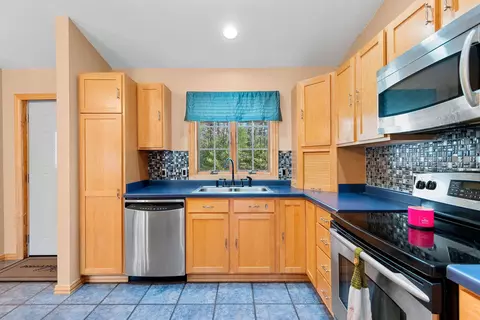 Kitchen - 189 River Pine Dr, Shawano, WI 54166 photo 2 of 2