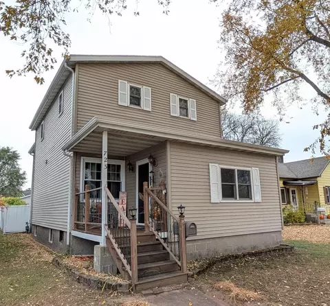 723 Water St, Marinette, WI 54143