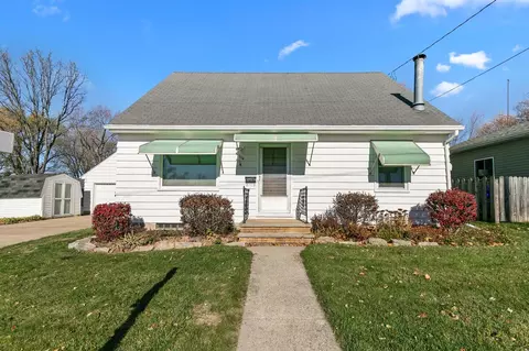 304 E 17th St, Kaukauna, WI 54130