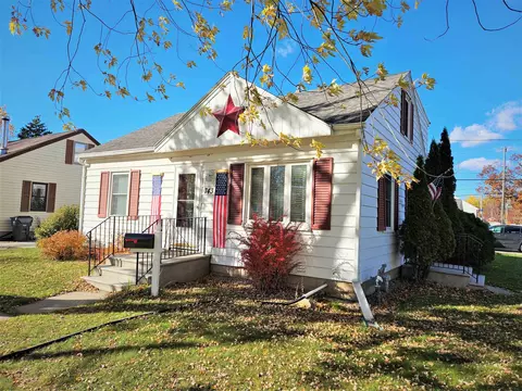 743 Madison St, Neenah, WI 54956