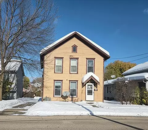 538 Ceape Ave, Oshkosh, WI 54901