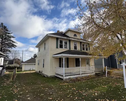 172 N Main St, Clintonville, WI 54929