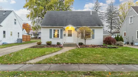 1717 N Harriman St, Appleton, WI 54911