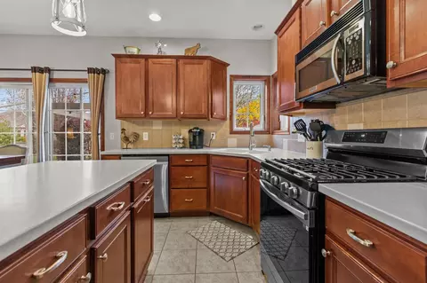 Kitchen - 4027 E Glory Ln, Appleton, WI 54913 photo 3 of 6