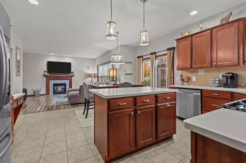 Kitchen - 4027 E Glory Ln, Appleton, WI 54913 photo 5 of 6