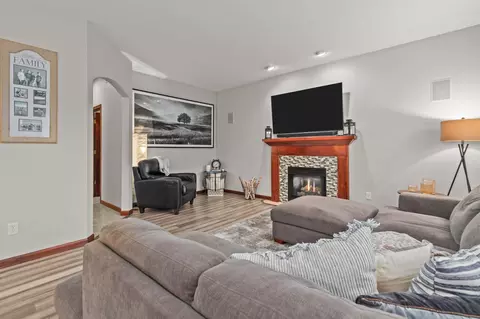 Living - 4027 E Glory Ln, Appleton, WI 54913 photo 4 of 4