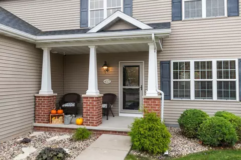Exterior - 4027 E Glory Ln, Appleton, WI 54913 photo 2 of 9