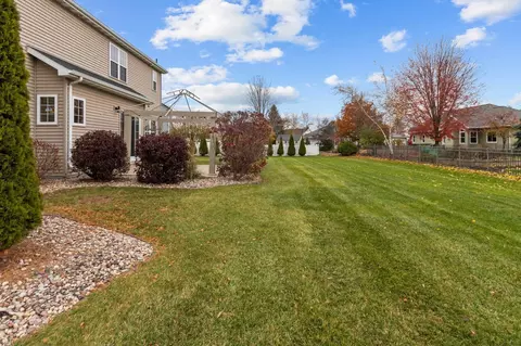Exterior - 4027 E Glory Ln, Appleton, WI 54913 photo 5 of 9