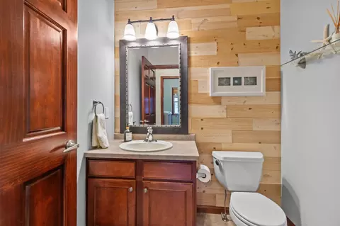 Bath - 4027 E Glory Ln, Appleton, WI 54913 photo 7 of 7