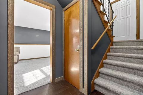 Entry Way - 1200 W Bell Ave, Appleton, WI 54914 photo 4 of 5