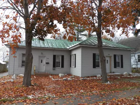 735 N 5th Ave, Sturgeon Bay, WI 54235