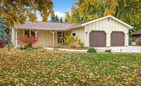 1332 Liberty Ct, Neenah, WI 54956