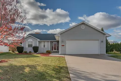 2228 High Meadows Ln, Neenah, WI 54956