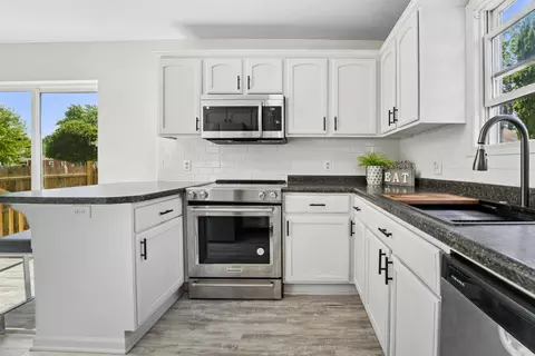 Kitchen - 521 E 2nd St, Kimberly, WI 54136 photo 3 of 4