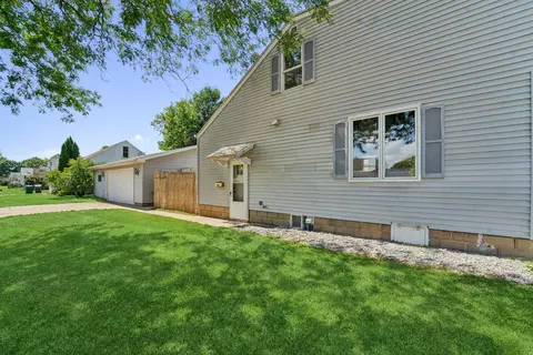 Exterior - 521 E 2nd St, Kimberly, WI 54136 photo 2 of 5