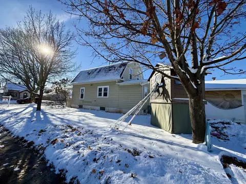 Exterior - 422 E 2nd St, Kimberly, WI 54136 photo 2 of 4