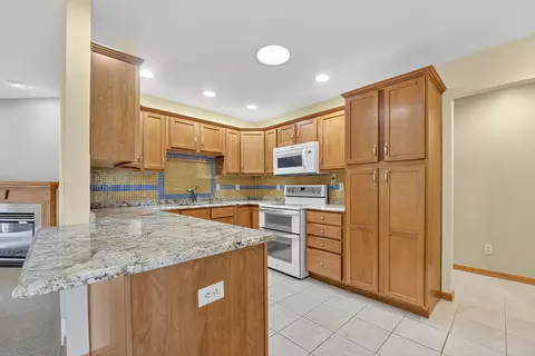 4733 Westbrook Ct, Appleton, WI 54913 photo 7