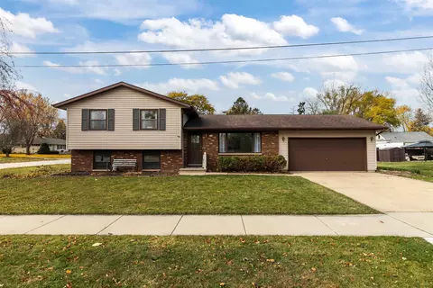905 Bauman St, Oshkosh, WI 54902