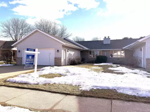 925 Pleasantview Ave, Little Chute, WI 54140