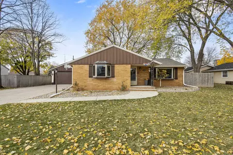 906 Silver St, De Pere, WI 54115