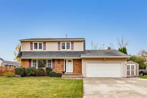 2624 E River Dr, Green Bay, WI 54301