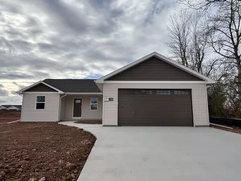 1735 Sovereign Way, Neenah, WI 54956