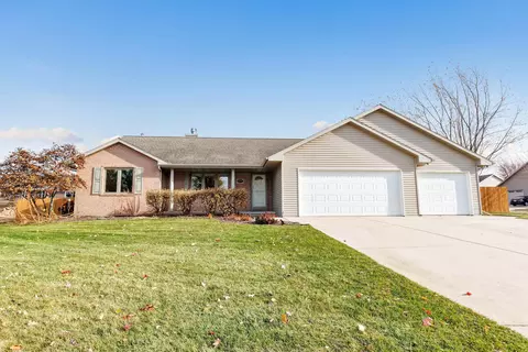 479 Earnhardt Ct, Green Bay, WI 54311