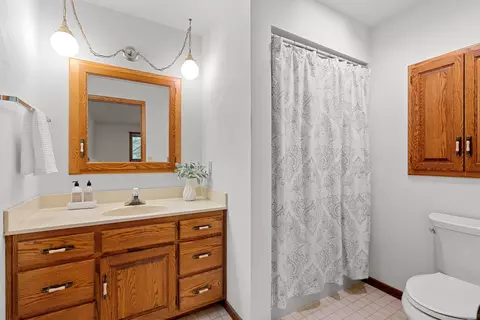 Bath - 3118 N Oneida St, Appleton, WI 54911 photo 2 of 6