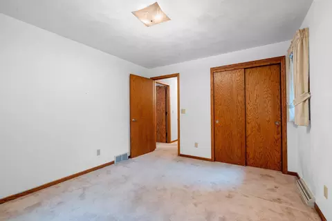 Bedroom - 3118 N Oneida St, Appleton, WI 54911 photo 10 of 10