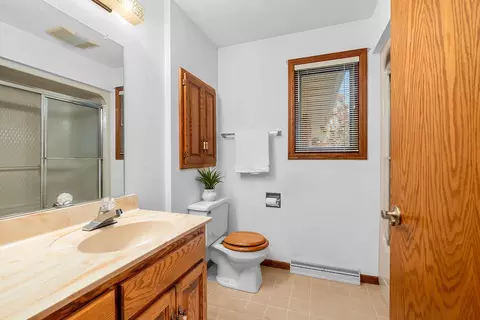 Bath - 3118 N Oneida St, Appleton, WI 54911 photo 4 of 6