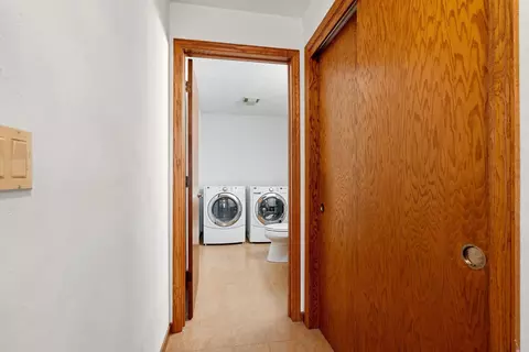 Entry Way - 3118 N Oneida St, Appleton, WI 54911 photo 4 of 4