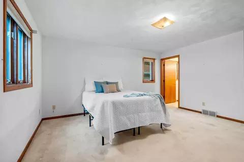 Bedroom - 3118 N Oneida St, Appleton, WI 54911 photo 3 of 10