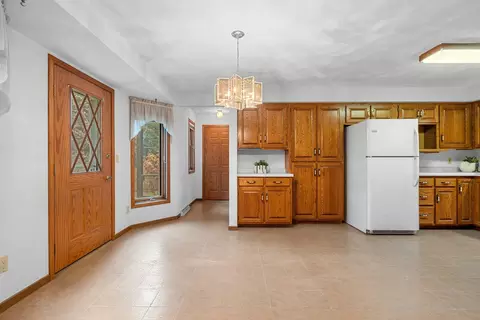 Entry Way - 3118 N Oneida St, Appleton, WI 54911 photo 1 of 4