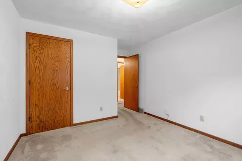 Bedroom - 3118 N Oneida St, Appleton, WI 54911 photo 7 of 10
