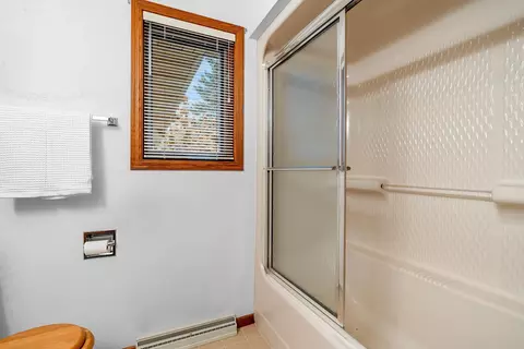 Bath - 3118 N Oneida St, Appleton, WI 54911 photo 5 of 6