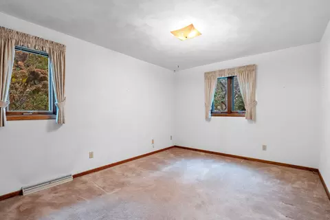 Bedroom - 3118 N Oneida St, Appleton, WI 54911 photo 8 of 10