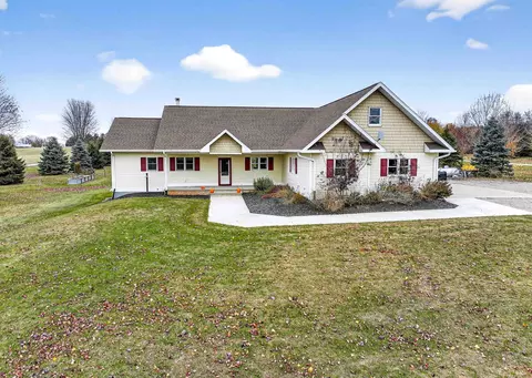 w7628 Center Valley Road, Shiocton, WI 54170
