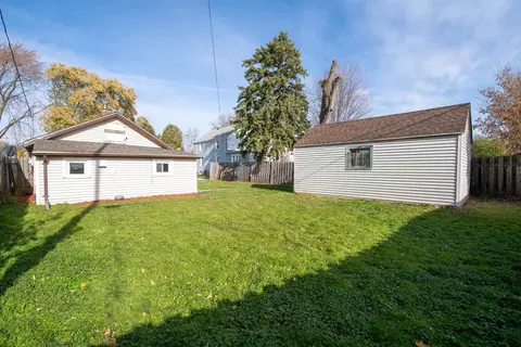 Exterior - 1403 W Summer St, Appleton, WI 54914 photo 6 of 8