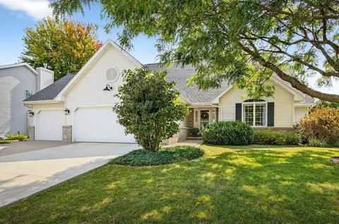 805 Kensington Rd, Neenah, WI 54956