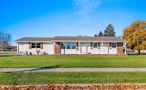821 5th St, Kewaunee, WI 54216