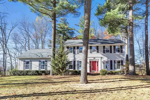 2074 Bradbury Ln, Green Bay, WI 54313