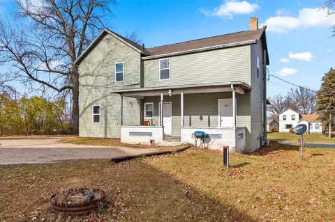 104 E Freeborn St, Cecil, WI 54111