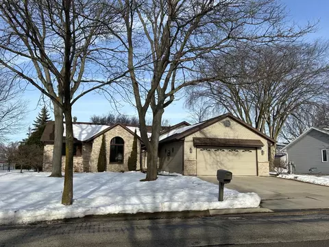 1500 Geneva Rd, Menasha, WI 54952