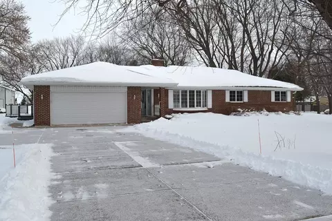 3856 Knapp St, Oshkosh, WI 54902